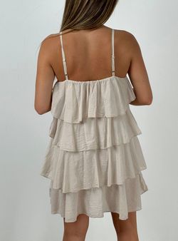 Vestido Minivolantes beige