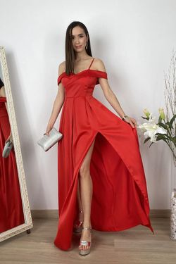 Vestido raso corte princesa rojo