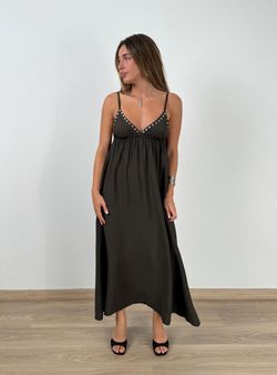 Vestido tachuelas marrón
